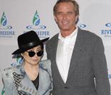 Yoko Ono et Robert F. Kennedy Jr au Riverkeeper Fishermen's Ball au Pier Sixty, New York, le 16 avril 2013.