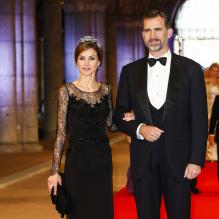 La princesse Letizia et le prince Felipe d'Espagne à Amsterdam le 29 avril 2013 à la veille de l'intronisation du roi Willem-Alexander des Pays-Bas.