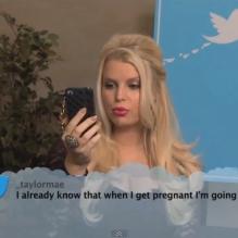 <p>Jessica Simpson - Les célébrités découvrent de méchants tweets à leur encontre dans Jimmy Kimmel Live et elles ne manquent pas d'humour !</p>
<p></p>