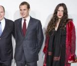  Andrea Casiraghi et sa fiancée Tatiana Santo Domingo ont posé avec Sidney Toledano (PDG Dior Couture), la princesse Charlene et le prince Albert de Monaco à l'occasion du défilé Croisière Christian Dior 2014, le 18 mai au port de Monaco. 