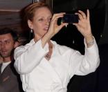 Cannes 2013 : Uma Thurman et Alessandra Ambrosio, en soirée sur un yacht