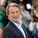 Cannes 2013 : Mads Mikkelsen, un charismatique guerrier face à Amira Casar