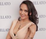 Valérie Bègue : Un décolleté enivrant pour la nouvelle égérie Morellato