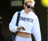 Miley Cyrus se rend dans un studio d'enregistrement à Los Angeles, le 4 Juin 2013.