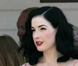 Dita Von Teese au match de polo Angleterre-Australie