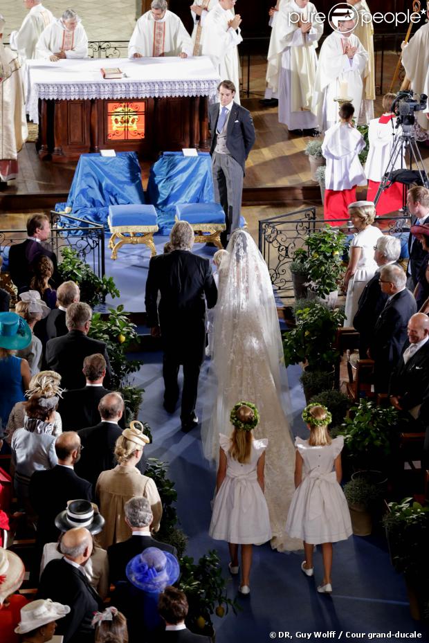 Boda del Príncipe Félix de Luxemburgo con Claire Lademacher - Página 14 1245570-mariage-religieux-de-s-a-r-le-prince-620x0-5