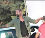 Josh Holloway sur le tournage de Stay Cool