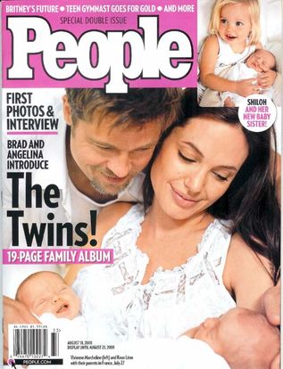 couverture de People Magasine en Aout 2008 pour l'arrivee des jumeaux de Jolie-Pitt