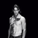 PHOTOS : Quand Rafael Nadal joue au top model et fait tomber le haut...