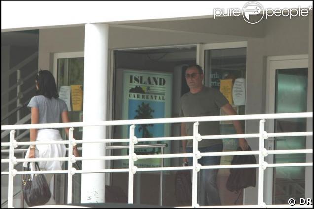Jean Reno et sa  femme Zofia Borucka arrivent à St-Barth