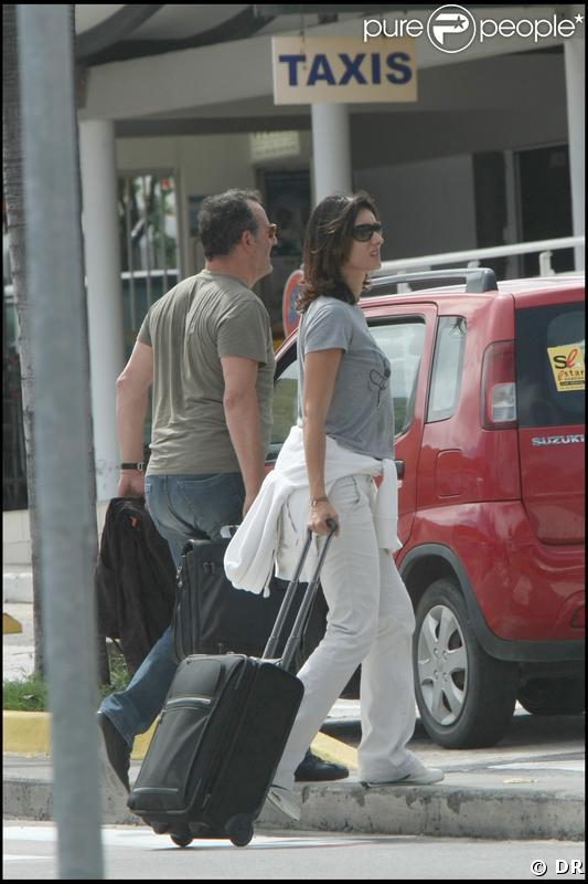 Jean Reno et sa  femme Zofia Borucka arrivent à St-Barth