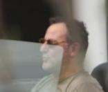 Jean Reno et sa  femme Zofia Borucka dans la Mustang de Laeticia