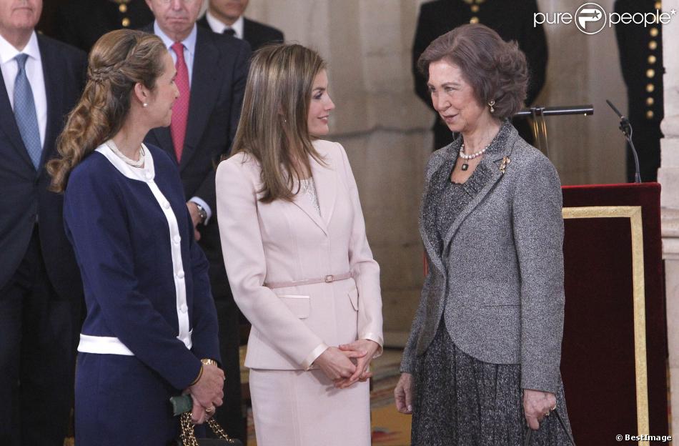 REY  JUAN CARLOS Y DOÑA SOFÍA - AGENDA Y ACTIVIDADES - Página 69 1427804-l-infante-elena-la-princesse-letizia-950x0-1