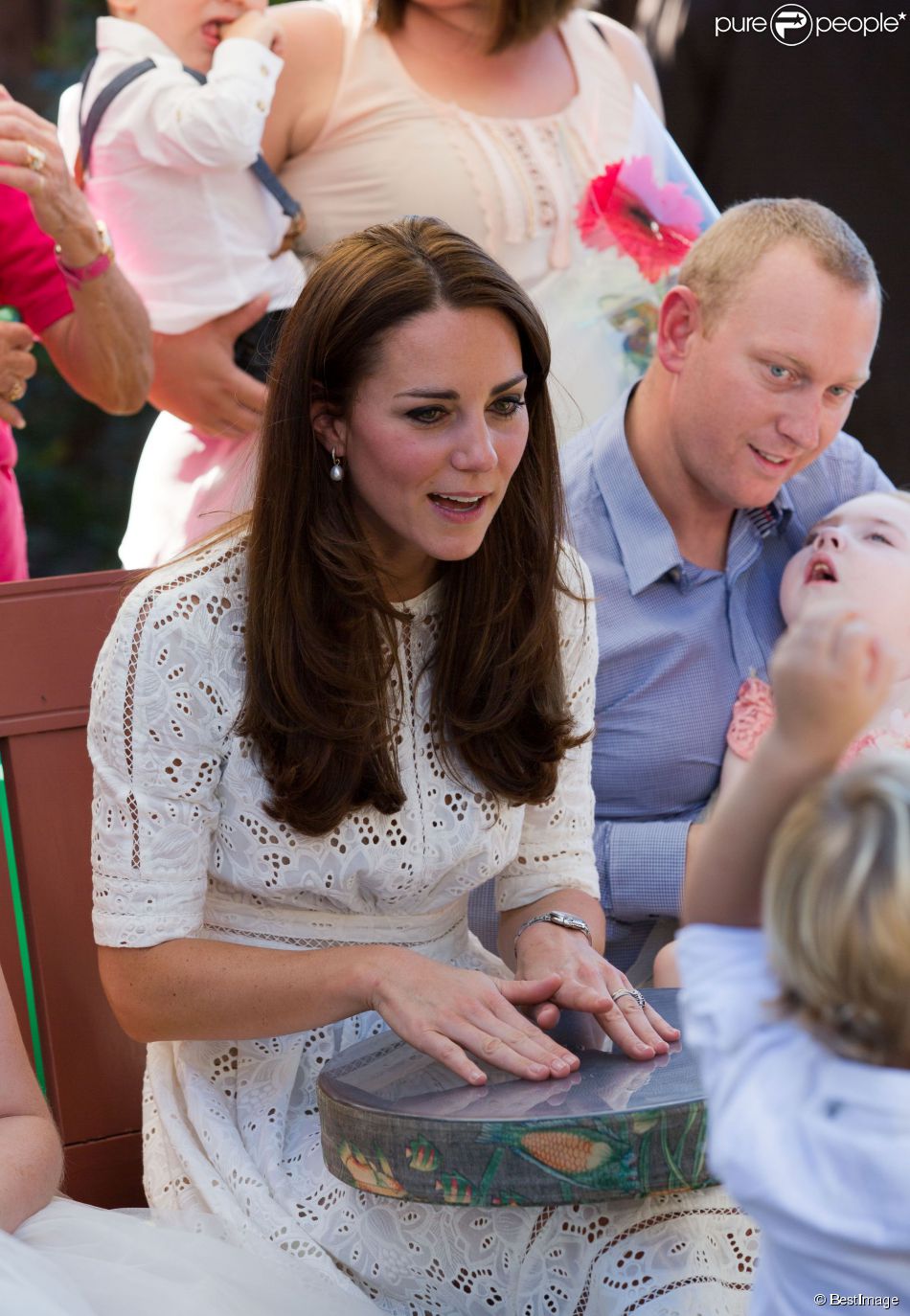 CASA REAL BRITÁNICA - Página 52 1444250-le-prince-william-et-catherine-kate-950x0-1