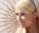 Paris Hilton en plein boulot