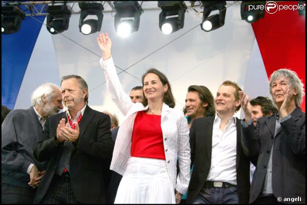 Ségolene entourée de people