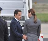 Nicolas Sarkozy est un mari très tactile...