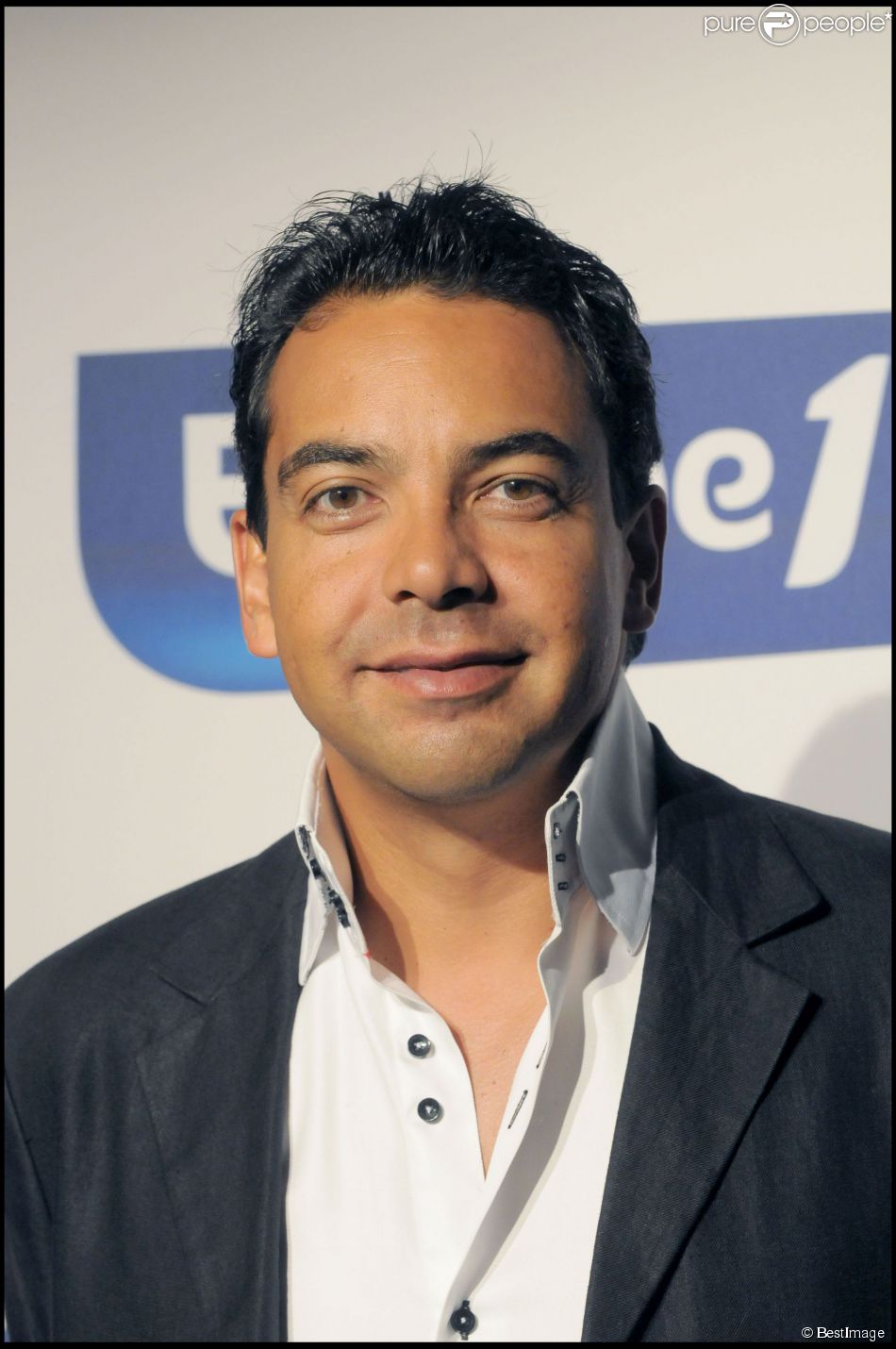 http://static1.purepeople.com/articles/1/15/45/31/@/1722787-patrick-cohen-conference-de-presse-de-950x0-1.jpg