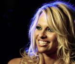 Pamela Anderson paye de sa personne pour PETA
