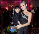 Laeticia Hallyday avec sa fille Jade à l'hôtel Georges V, 24 sept 2008