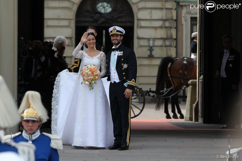 BODA REAL DEL PRINCIPE CARLOS FELIPE  Y SOFIA HELLQVIST - Página 22 1853108-sortie-de-la-chapelle-royale-et-balade-950x0-1