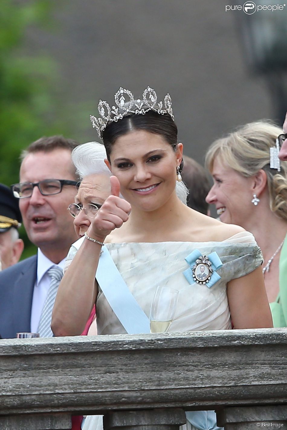 BODA REAL DEL PRINCIPE CARLOS FELIPE  Y SOFIA HELLQVIST - Página 22 1853159-la-princesse-victoria-de-suede-les-950x0-1