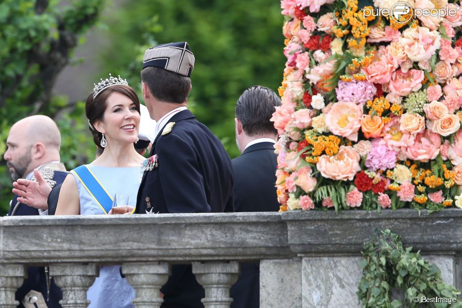 BODA REAL DEL PRINCIPE CARLOS FELIPE  Y SOFIA HELLQVIST - Página 22 1853161-la-princesse-mary-et-le-prince-joachim-950x0-1