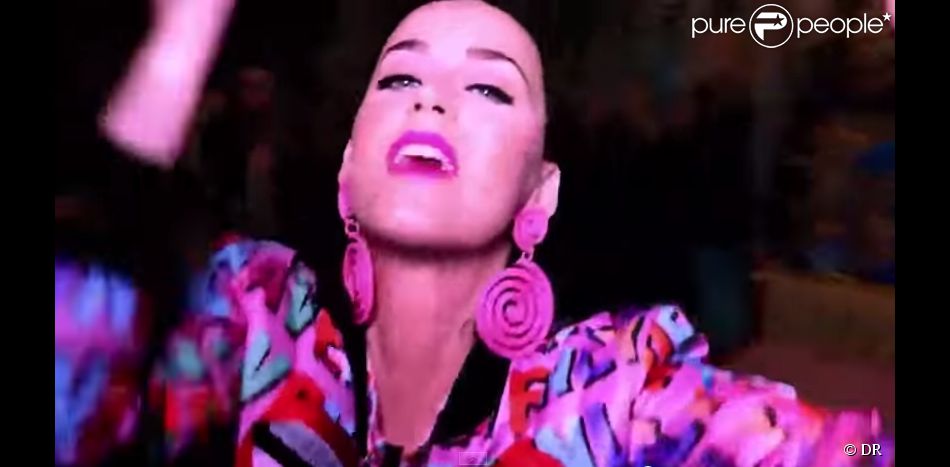 Katy Perry dans le clip Bitch I'm Madonna de Madonna