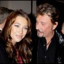 REPORTAGE PHOTOS : Laura Smet, radieuse dans les bras de son père Johnny et de Laeticia !