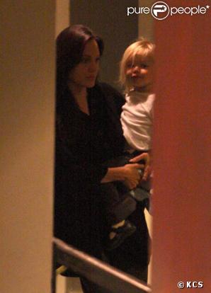 Angelina Jolie arrive à New York avec Shiloh, le 1/10/08