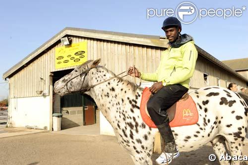 Pascal Gentil, très à l'aise à cheval, au Festival Epona, Cabourg, le 11/10/08