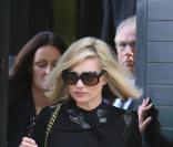 REPORTAGE PHOTOS : Kate Moss, un petit bidon inhabituel... 