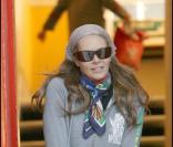 Elle Macpherson court dans les rues de Londres
