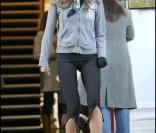 Elle Macpherson court dans les rues de Londres