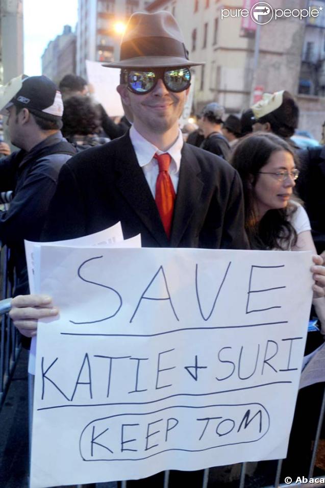 Un manifestant anti-scientologie