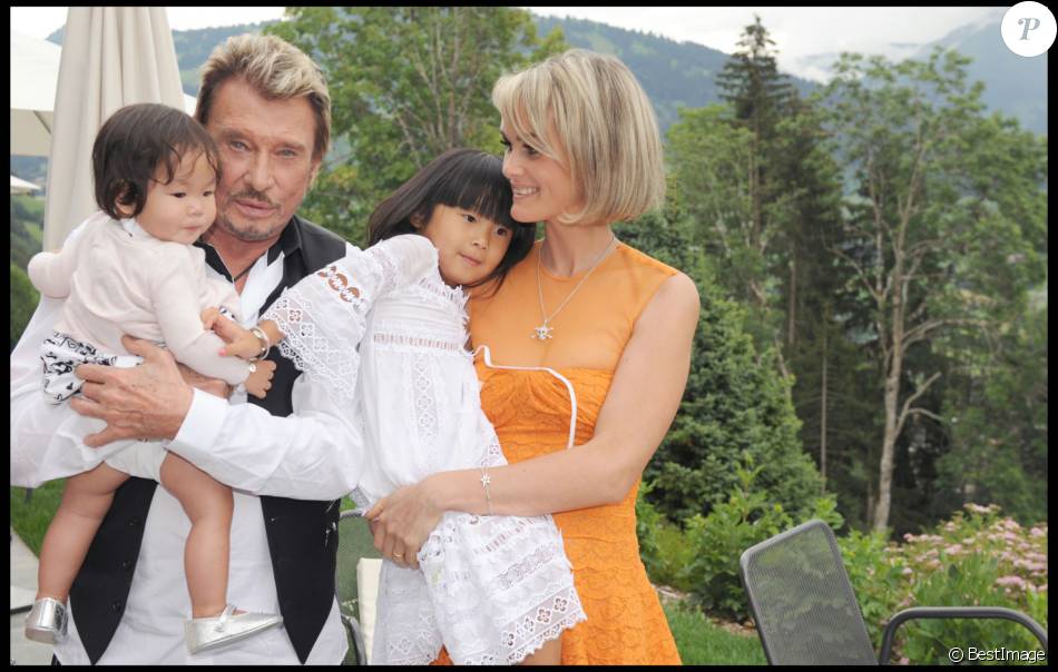 Johnny Hallyday Laeticia Et Leurs Filles Jade Et Joy Au Vernissage De Hot Sex Picture