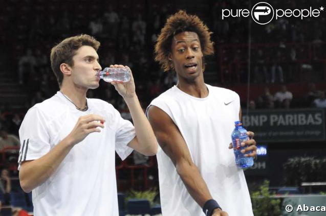 Gaël Monfils et son compatriote Gilles Simon du même côté du filet