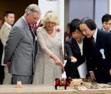 Le prince Charles et Camilla Parker Bowles au musée de l'artisanat