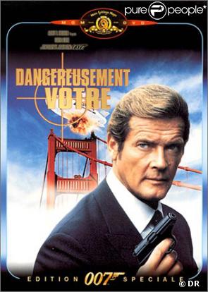 Roger Moore dans Dangereusement Vôtre