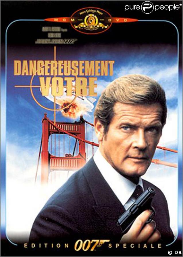 Roger Moore dans Dangereusement Vôtre