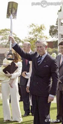 Le Prince Charles, jamais sans sa pelle ! 4/03/05