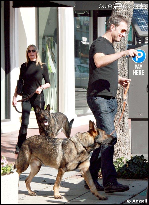 Bo Derek avec Toofy, et John Corbett avec Woofy
