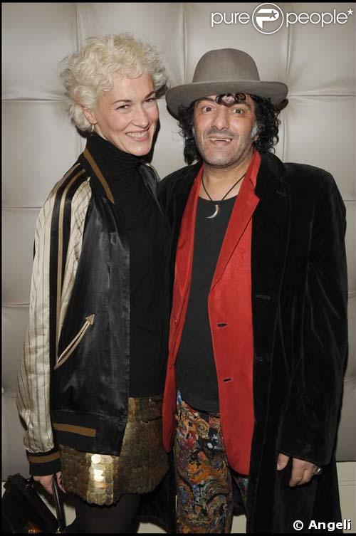 Rachid Taha et une amie à la soirée en l'honneur de Starck chez Bon, le 20/11/08
