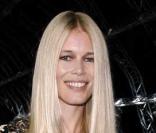 Claudia Schiffer reste élégante et chic