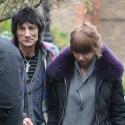 PHOTOS : Ronnie Wood des Rolling Stones, en sortie avec sa très... très jeune compagne !