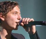 Raphaël prépare un nouvel album, avec des renforts de poids...