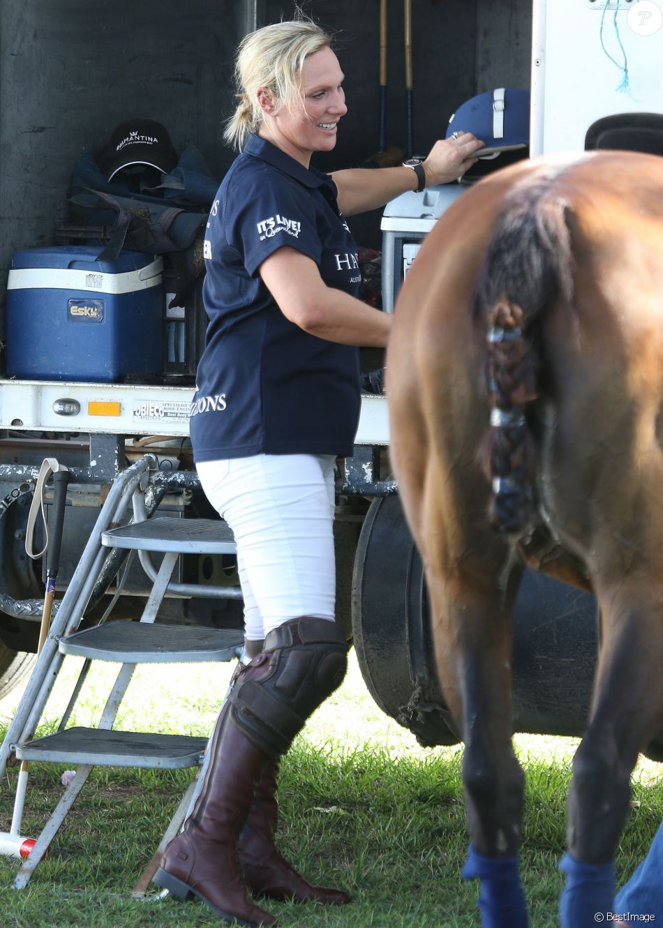 CASA REAL BRITÁNICA - Página 69 2960405-zara-phillips-a-participe-a-un-match-de-950x0-3