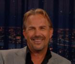 Kevin Costner attend le passage de la cigogne pour 2009 !