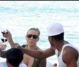Mariah Carey et son mari Nick Cannon à Saint Barth ne boivent pas de l'eau !