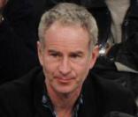 John McEnroe assiste au match de basket Lakers/Utah Jazz, avec trois jeunes : qui sont-ils ?